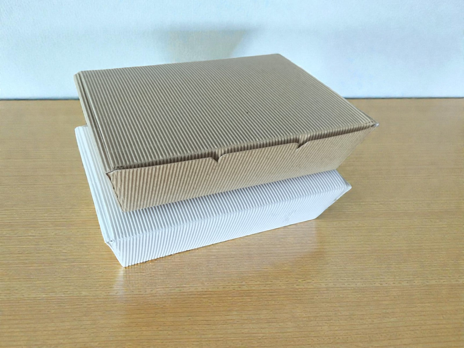 Lunch dinner snack container corrugated ripple paper brown/White 200 x 140 x 50mm 1100ml QTY 400 - Sailcity Packaging