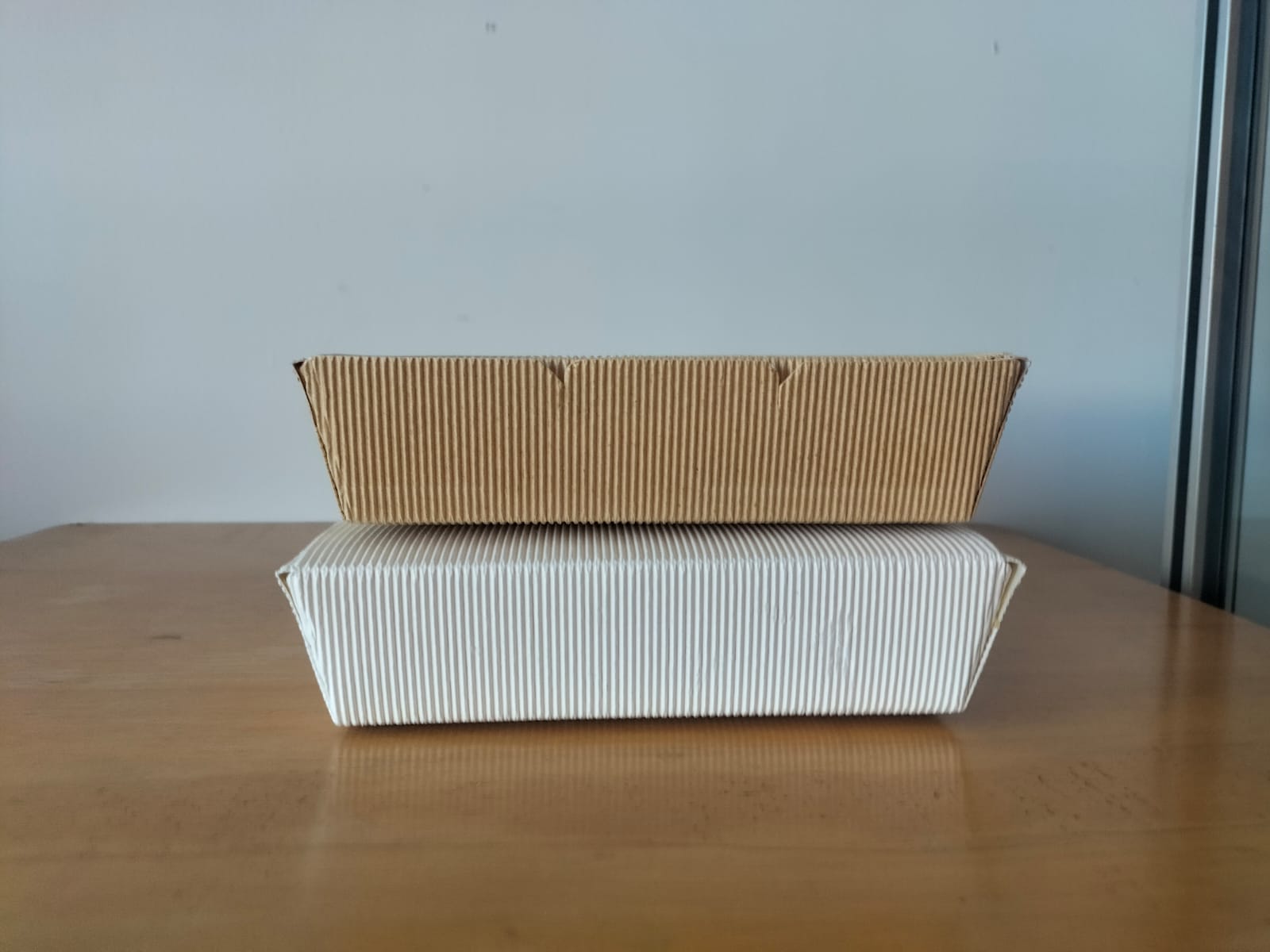 Lunch dinner snack container corrugated ripple paper brown/White 200 x 140 x 50mm 1100ml QTY 400 - Sailcity Packaging